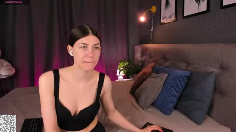 KAYA. online Tu We Th Fr Sa 0100AM - 0800AM Time zone of Germany Munich online show from April 16, 2026, 12:22 am