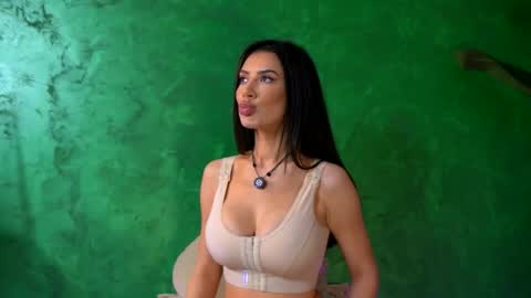 Snapshot of ohh_my_venus chatting on April 9, 2026, 6:19 am Julia online show from April 9, 2026, 6:19 am