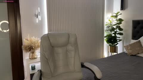 Emma online show from February 12, 2026, 1:22 am