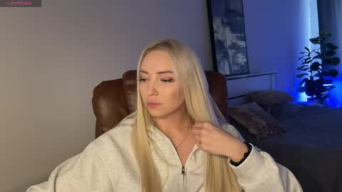 Snapshot of ohmyemma chatting on May 21, 2026, 10:00 am Emma online show from May 21, 2026, 10:00 am
