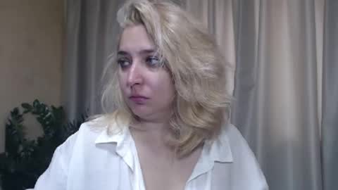 Snapshot of ohsweetiren chatting on September 27, 2025, 6:51 am Iren online show from September 27, 2025, 6:51 am