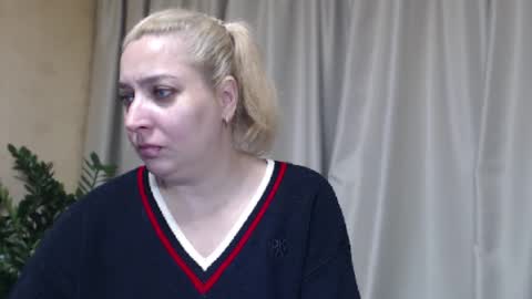 Snapshot of ohsweetiren chatting on November 8, 2025, 7:30 am Iren online show from November 8, 2025, 7:30 am