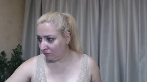Snapshot of ohsweetiren chatting on July 8, 2026, 5:34 am Iren online show from July 8, 2026, 5:34 am