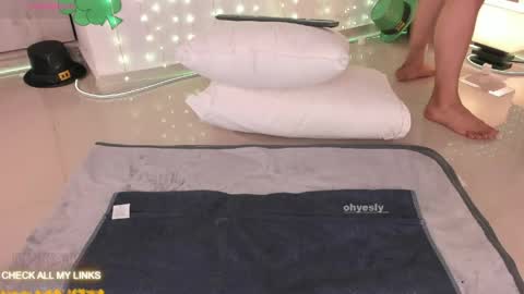 Snapshot of ohyesly_ chatting on March 2, 2026, 10:11 am ohyesly_ online show from March 2, 2026, 10:11 am