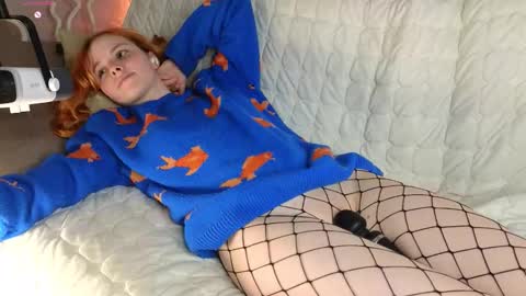 Snapshot of ohyumiyes chatting on October 21, 2025, 9:04 pm Yumi online show from October 21, 2025, 9:04 pm