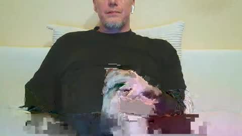 olavdelux online show from January 12, 2026, 7:41 pm