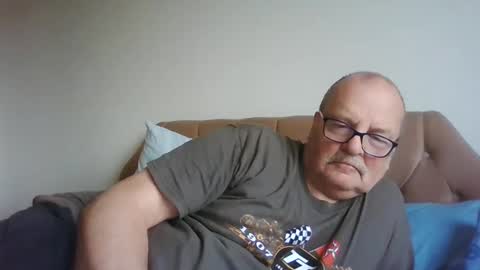 old_fkr online show from December 24, 2024, 8:55 am