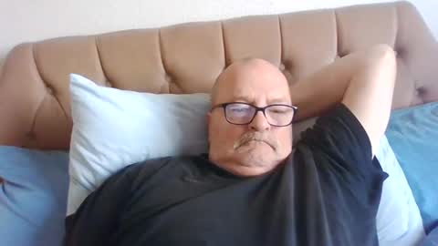 old_fkr online show from January 17, 2025, 9:39 am