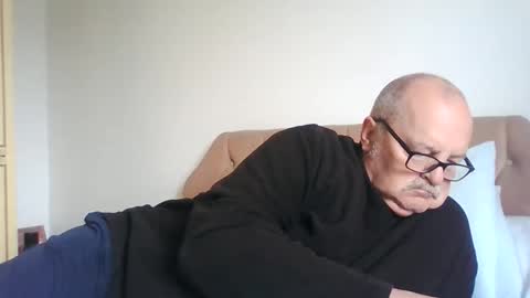 Snapshot of old_fkrr_ chatting on September 27, 2025, 9:14 am old_fkrr_ online show from September 27, 2025, 9:14 am