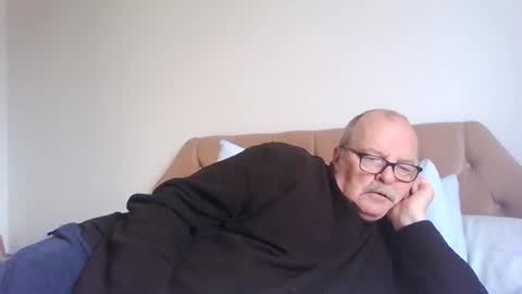 Snapshot of old_fkrr_ chatting on October 13, 2025, 10:26 am old_fkrr_ online show from October 13, 2025, 10:26 am