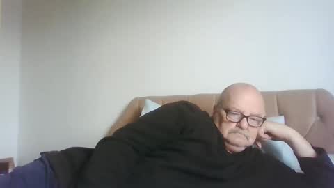 Snapshot of old_fkrr_ chatting on October 23, 2025, 8:57 am old_fkrr_ online show from October 23, 2025, 8:57 am