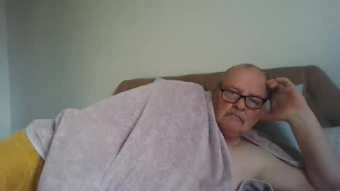 Snapshot of old_fkrr_ chatting on October 30, 2025, 11:55 am old_fkrr_ online show from October 30, 2025, 11:55 am