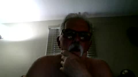 Snapshot of oldmiguy chatting on June 21, 2026, 9:17 pm OldMIGUY online show from June 21, 2026, 9:17 pm