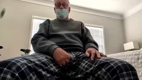 oldsubman online show from December 4, 2025, 2:04 pm