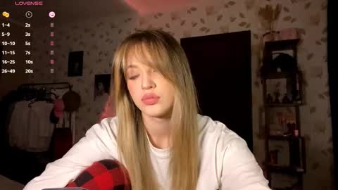 Snapshot of oletaguinyard chatting on November 9, 2025, 3:54 pm Kem online show from November 9, 2025, 3:54 pm