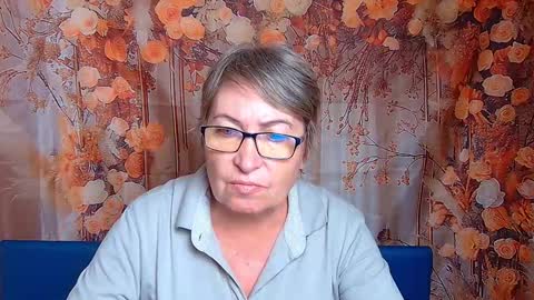 OlgaLuck online show from December 1, 2025, 11:15 am