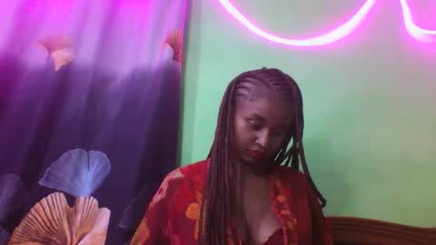 olinah610 online show from December 16, 2025, 5:29 pm