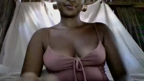 olinah610 online show from April 17, 2026, 6:27 am