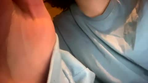 Snapshot of olivepeach chatting on December 7, 2024, 2:02 pm Oil online show from December 7, 2024, 2:02 pm