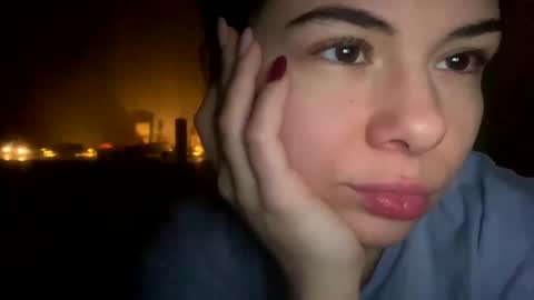 Snapshot of olivepeach chatting on December 30, 2024, 4:29 pm Oil online show from December 30, 2024, 4:29 pm