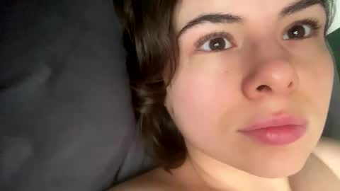 Snapshot of olivepeach chatting on January 30, 2025, 9:36 am Oil online show from January 30, 2025, 9:36 am