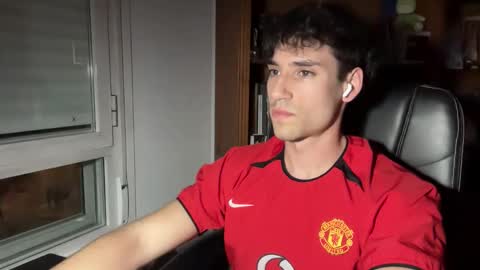 Snapshot of oliver_97 chatting on March 18, 2026, 8:12 pm oliver online show from March 18, 2026, 8:12 pm