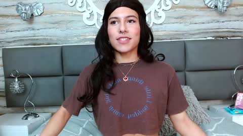 Snapshot of oliver__brown chatting on January 5, 2025, 10:50 pm Oliver online show from January 5, 2025, 10:50 pm