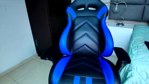 Snapshot of oliver__brown chatting on January 28, 2025, 8:26 pm Oliver online show from January 28, 2025, 8:26 pm