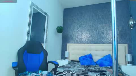 Snapshot of oliver__brown chatting on November 17, 2025, 11:32 pm Oliver online show from November 17, 2025, 11:32 pm