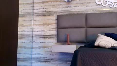 Oliver  online show from January 11, 2026, 11:32 pm