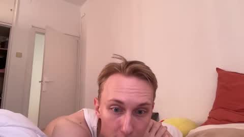 Snapshot of oliver_and_thomas chatting on September 11, 2025, 8:58 am Oliver and Thomas online show from September 11, 2025, 8:58 am