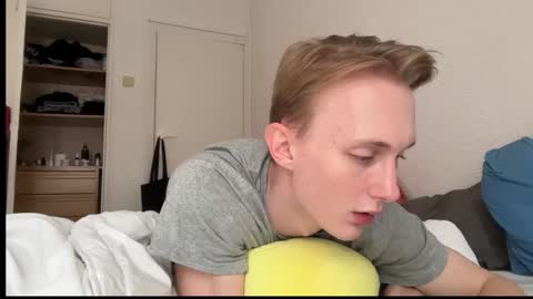 Snapshot of oliver_and_thomas chatting on October 13, 2025, 9:31 am Oliver and Thomas online show from October 13, 2025, 9:31 am