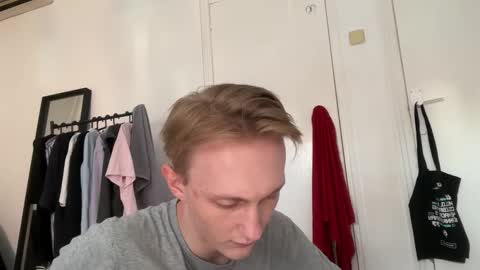 Snapshot of oliver_and_thomas chatting on November 2, 2025, 1:46 pm Oliver and Thomas online show from November 2, 2025, 1:46 pm