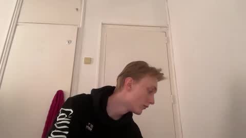 Snapshot of oliver_and_thomas chatting on November 8, 2025, 12:38 pm Oliver and Thomas online show from November 8, 2025, 12:38 pm