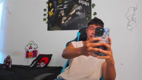 Snapshot of oliver_bray chatting on February 17, 2025, 3:31 pm Oliver bray online show from February 17, 2025, 3:31 pm