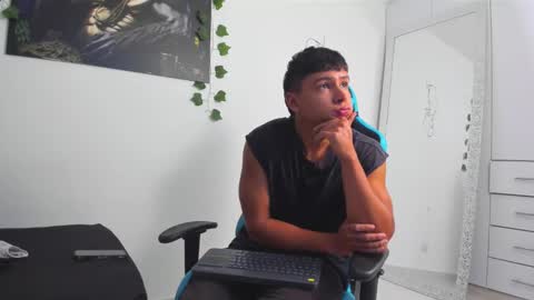 Snapshot of oliver_bray chatting on March 5, 2025, 2:03 am Oliver bray online show from March 5, 2025, 2:03 am