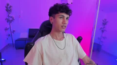 Snapshot of oliver_fast_ chatting on December 5, 2024, 6:32 am Oliver fast online show from December 5, 2024, 6:32 am