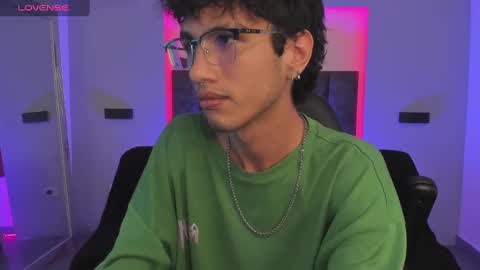 Snapshot of oliver_fast_ chatting on February 2, 2025, 7:09 am Oliver fast online show from February 2, 2025, 7:09 am