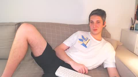 Snapshot of oliver_hort chatting on December 3, 2024, 6:49 pm Oliver online show from December 3, 2024, 6:49 pm