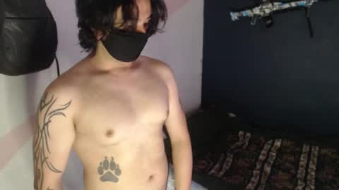 oliver_laid_2023 online show from December 13, 2024, 8:15 pm