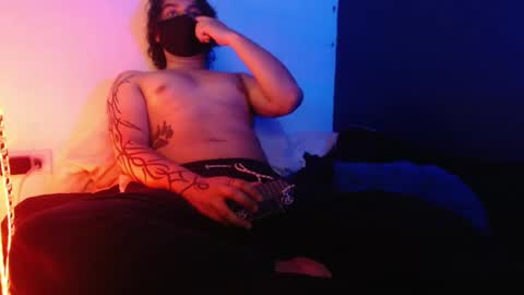 oliver_laid_2023 online show from December 31, 2024, 3:55 am