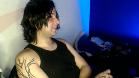 oliver_laid_2023 online show from January 18, 2025, 11:55 pm