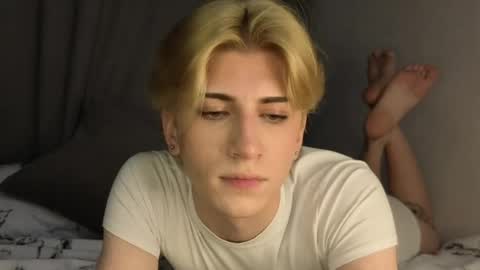 Snapshot of oliver_star_boy chatting on May 7, 2026, 6:35 pm oliver online show from May 7, 2026, 6:35 pm