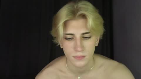 Snapshot of oliver_star_boy chatting on May 9, 2026, 6:02 pm oliver online show from May 9, 2026, 6:02 pm