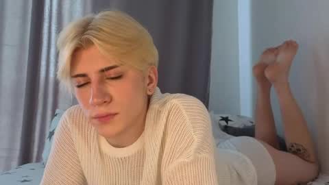 Snapshot of oliver_star_boy chatting on May 16, 2026, 8:33 am oliver online show from May 16, 2026, 8:33 am