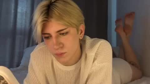 Snapshot of oliver_star_boy chatting on June 9, 2026, 8:37 am oliver online show from June 9, 2026, 8:37 am