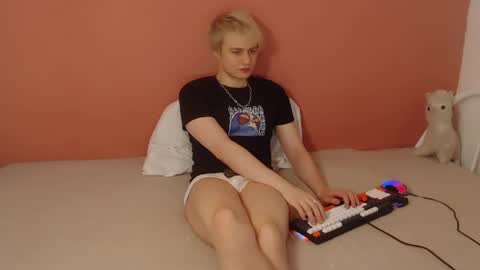 Oliver online show from April 2, 2026, 1:03 am