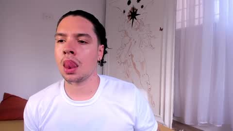 Snapshot of oliver_usher chatting on December 1, 2024, 9:26 pm Mr Blue Sky online show from December 1, 2024, 9:26 pm