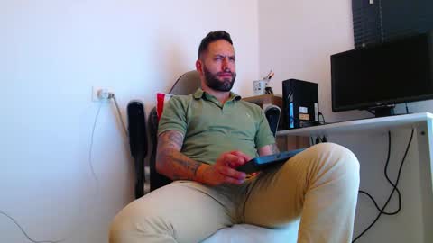 oliver online show from January 5, 2026, 5:27 pm