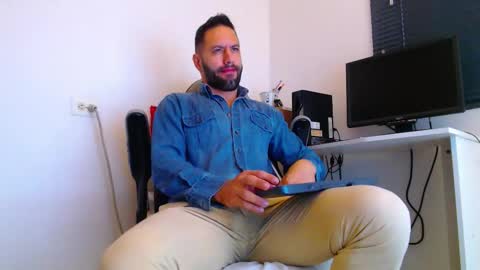 oliver online show from January 7, 2026, 12:40 pm